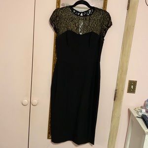 🌸 Black and gold fitted sheath dress knee length